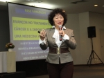 Médica defende biologia molecular e tratamento humanizado contra o câncer