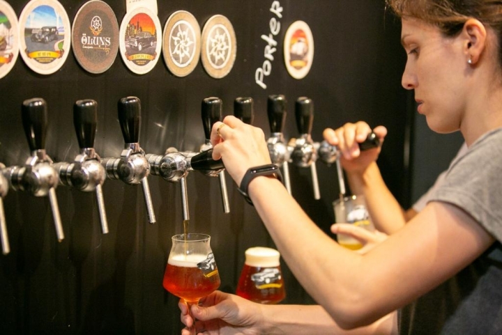 A Öluns Cervejaria tem um ano e dois meses de vida é uma das pioneiras, com seis estilos de cerveja