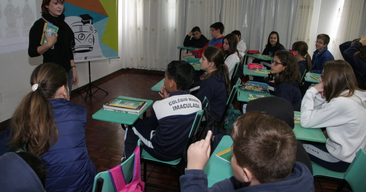 Ag Ncia Alesc Caravana Da Educa O Para A Cidadania Atende Col Gio De