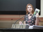 Ana Campagnolo expõe desinformação ideológica e honra memória da primeira deputada eleita em SC