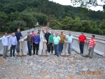 Deputado Aldo vistoria construção de ponte de concreto em Ibirama