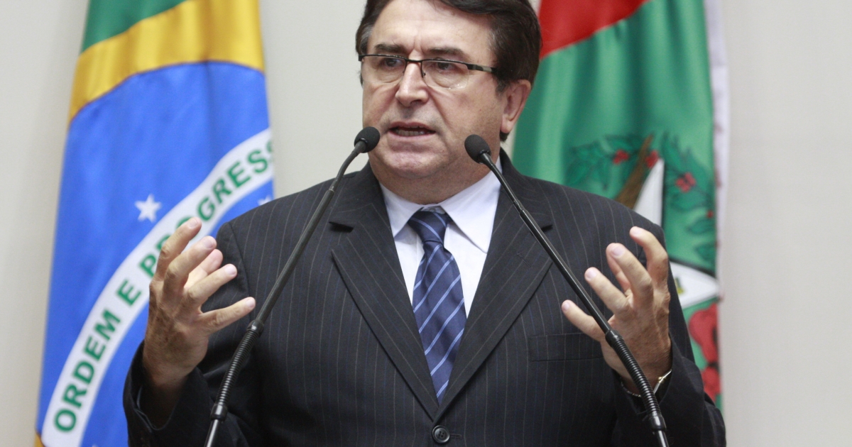 Dr. Antônio Aguiar - PMDB, Gabinete - 201 Telefone: (32) 36…