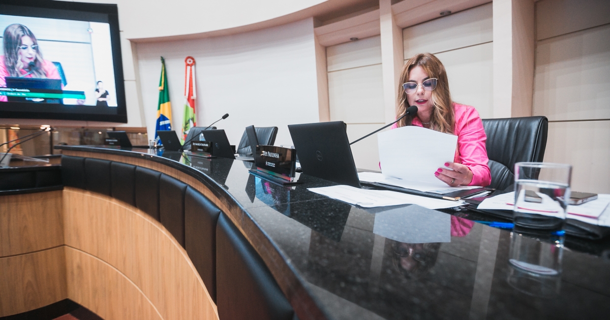 Agência ALESC  Paulinha enaltece o Dia do Prefeito (a) em vídeo selfie