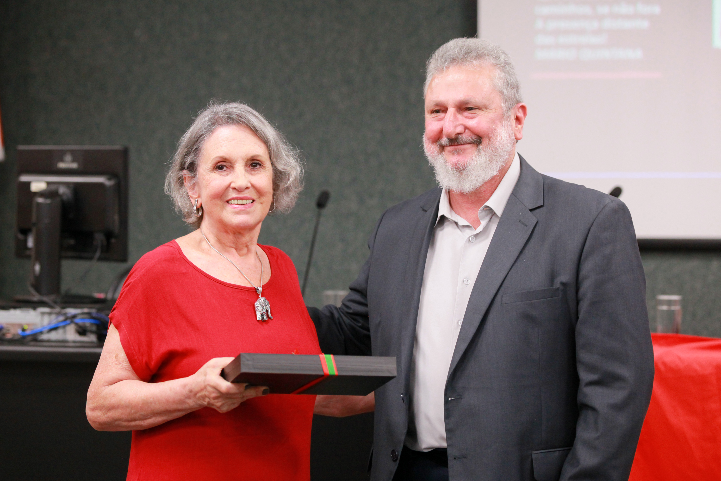 Agência ALESC | Ato solene homenageia médico sanitarista Marco Aurélio Da  Ros