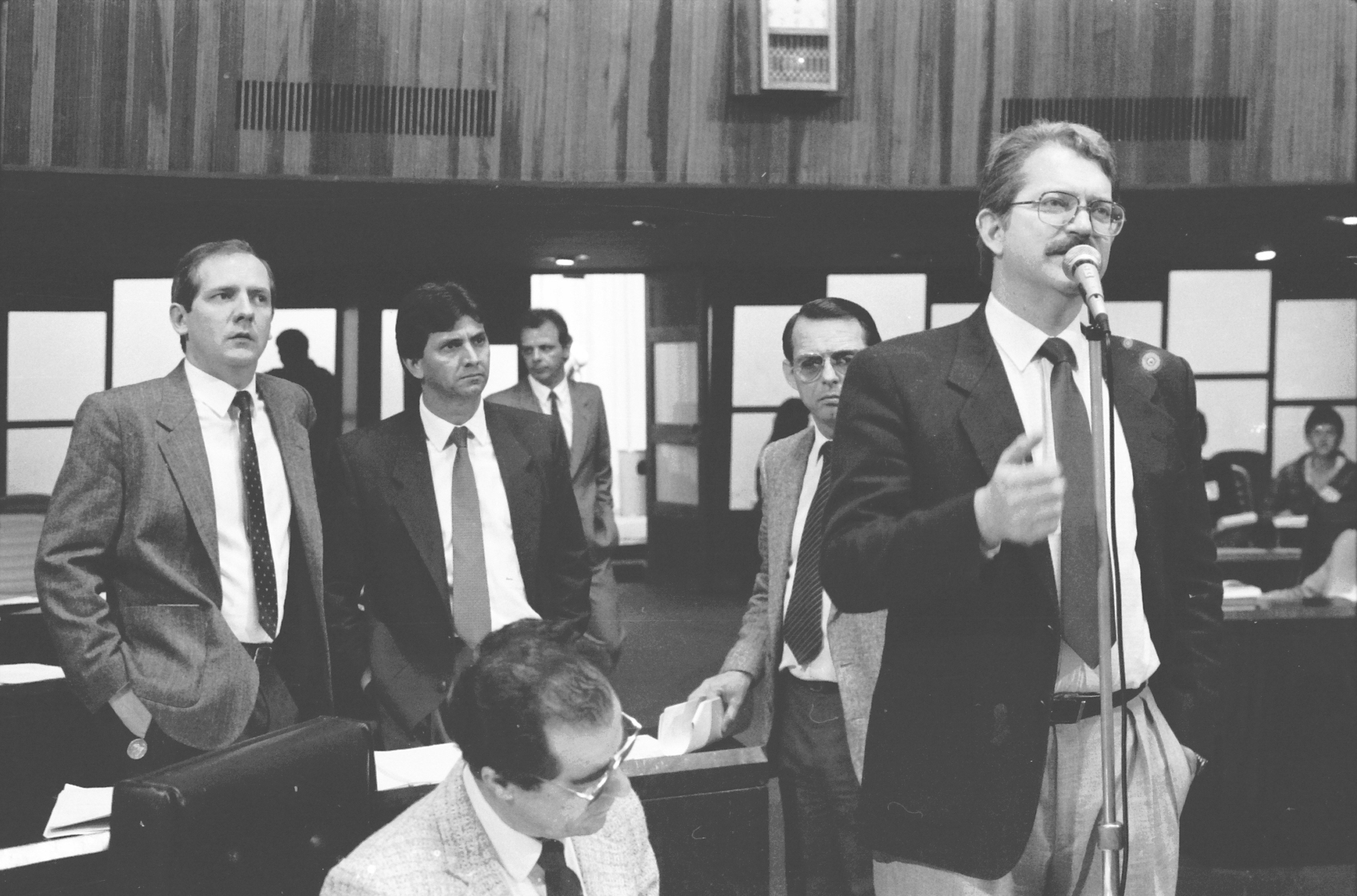 O então presidente da Comissão de Sistematização, Salomão Ribas Junior, manifesta-se contra a proposta da mudança da capital. FOTO: Arquivo Alesc