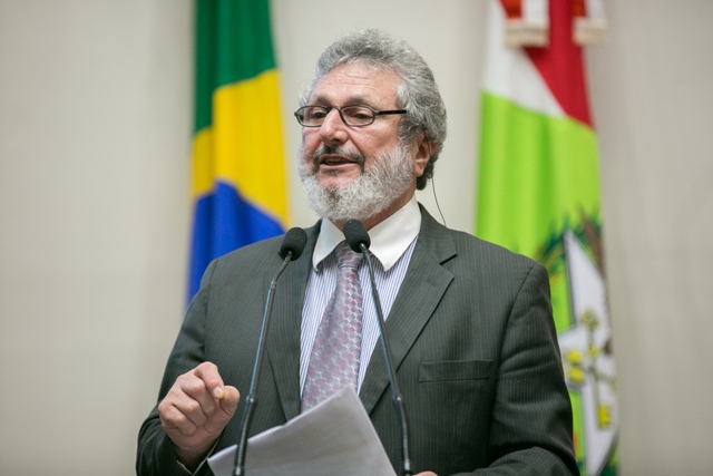 Agência ALESC  Padre Pedro destaca recursos para cooperativas da reforma  agrária