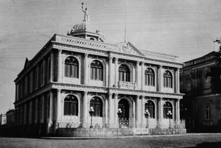 Primeiro prédio da Assembleia Legislativa de Santa Catarina. FOTO: Arquivo Alesc