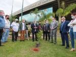 DIA DA ÁRVORE - Plantio de mudas em frente ao Palácio Barriga Verde