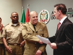 Coronel da Polícia Militar de Santa Catarina recebe homenagem da Assembleia