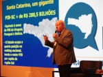 Em palestra, Marcos Vieira aponta caminhos para o desenvolvimento de SC