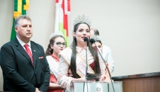 Prefeito Lucimar Salmória e as soberanas da festa