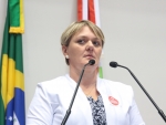 Deputada Luciane lança desafio de promover a reforma política no Brasil