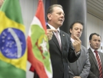Governador em exercício sanciona leis e libera R$ 3 milhões ao Programa Reviver