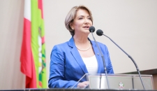 Especialista em educação especial e na defesa dos direitos das pessoas com deficiência, Janice permanecerá na Alesc por 30 dias