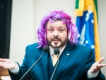 Alex Brasil denuncia cotas para trans na UFSC e ironiza ideologia de gênero na tribuna Alex Brasil denuncia cotas para trans na UFSC e ironiza ideologia de gênero na tribuna