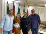 Paulinha visita o prefeito Élcio de Camboriú e encerra o dia nos 100 anos de dona Izolina