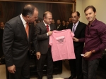 Presidente da Assembleia recebe camiseta que colocou SC no Guinness