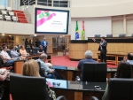 Autoridades municipais de Portugal e Moçambique visitam a Assembleia