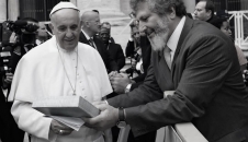 “Coração entristecido”, diz o sacerdote e deputado Padre Pedro sobre a morte do Papa
