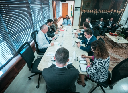 Bancada do Vale do Itajaí em reunião na Presidência