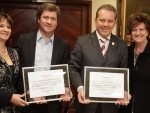 Assembleia Legislativa recebe certificado de Amigo da Apae de Florianópolis