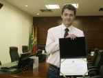 Atraso em voo transfere diplomação de Jailson Lima para sexta-feira