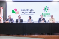 Estágio-Visita - Mesa Redonda com Deputados