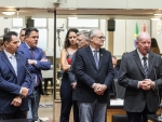 Parlamentares saúdam chegada de nova deputada