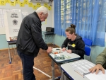 Presidente da Alesc vota em escola municipal em Concórdia