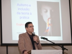 Especialista trata do currículo inclusivo na educação de autistas