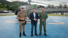 Mocellin conversou com o subcomandante do 12º Batalhão, major Rafael Marcon e subcomandante da 3ª Cia do Batalhão de Aviação da PM, Jean Carlos Caetano