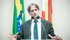 Saretta pede informações a governo sobre descredenciamentos de alunos do Universidade Gratuita