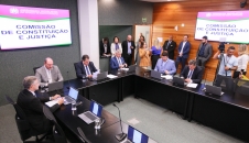 A reunião da CCJ foi presidida pelo deputado Rodrigo Minotto.