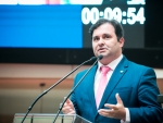 Sérgio Guimarães pede união dos deputados e relata situação do RS