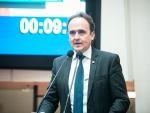 Deputados defendem incentivos ao turismo e lamentam vício em jogos