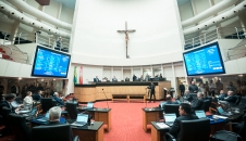 Plenário da Assembleia Legislativa, durante a votação dos projetos, na tarde desta terça-feira (20)