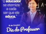 Paulinha reverencia os professores pelo seu dia