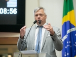 Fabiano comemora fim da paridade de importação do petróleo e nova política de preços da Petrobras