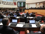 Plenário admite PEC e MP e derruba veto sobre protesto de títulos