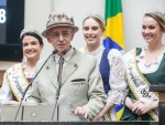 Comitiva de Blumenau anuncia Oktobertfest 2024 de 9 a 27 de outubro