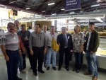 Dos Gabinetes - Aguiar visita unidade processadora de fumo com produtores de Santa Terezinha