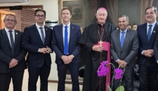Volnei Weber entrega título de cidadão catarinense a Dom Jacinto Inácio Flach em sessão solene Volnei Weber entrega título de cidadão catarinense a Dom Jacinto Inácio Flach em sessão solene