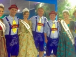 Deputado Aldo Schneider participa do desfile da Oktoberfest em Blumenau