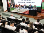 Estudantes do Estágio-Visita participam de bate-papo com parlamentares