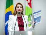 Ana Campagnolo expõe riscos de cartilha pró-aborto em SC