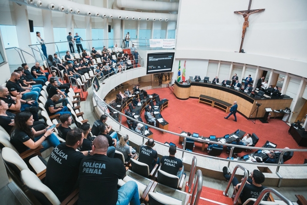 Jair Miotto comemora a consolidação da venda da  - Agência ALESC