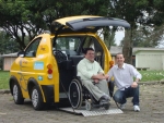 Dos Gabinetes - Idealizador de veículo exclusivo para cadeirantes é homenageado por indicação de Tit