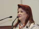 Dos Gabinetes - Deputada critica violência contra mulheres
