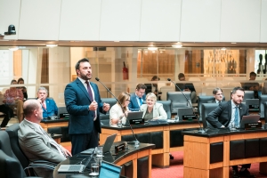 Deputado Marcius Machado (PL) explica o teor do projeto de lei de sua autoria, aprovado nesta terça (1º)