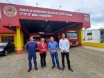 Minotto visita Corpo de Bombeiros de Fraiburgo